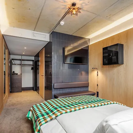 ホテル Skostredet & 5*