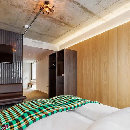 Skostredet & ホテル